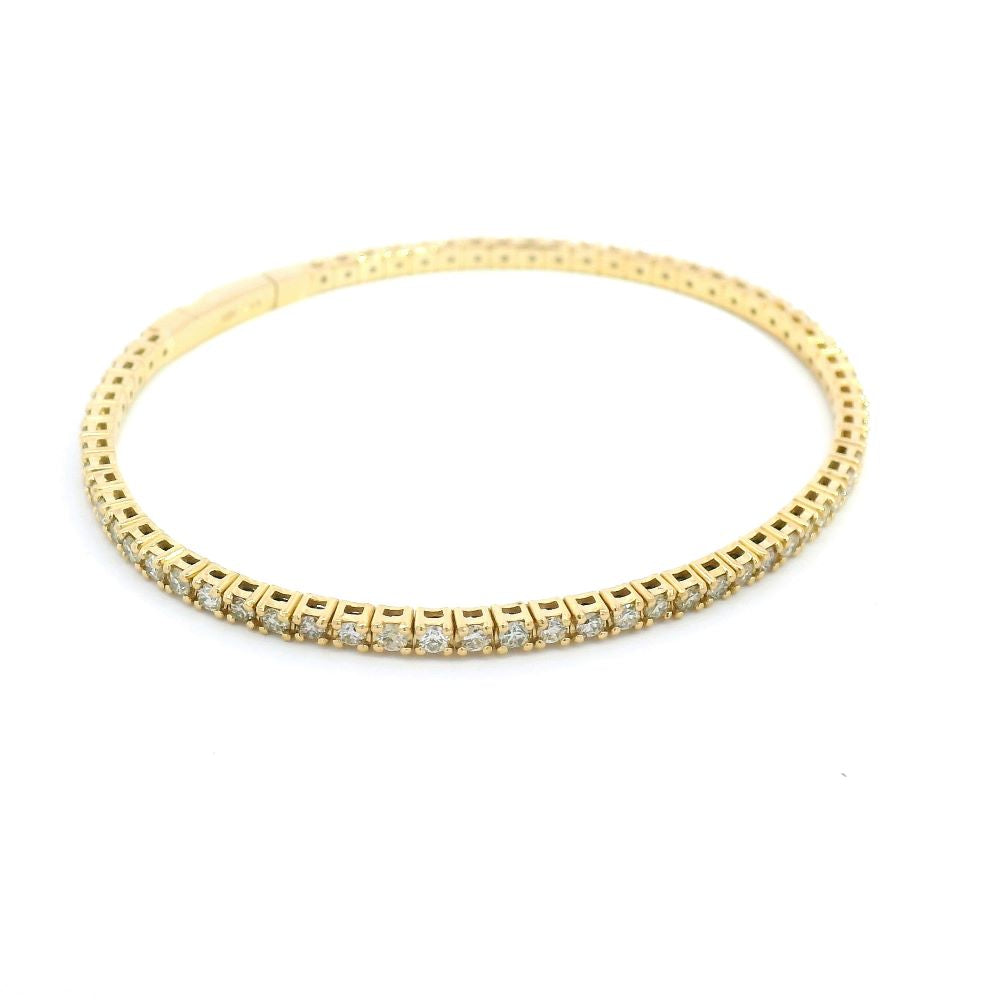 Timeless Brilliance: 18K Gold Diamond Bangle (BWG1104-10)